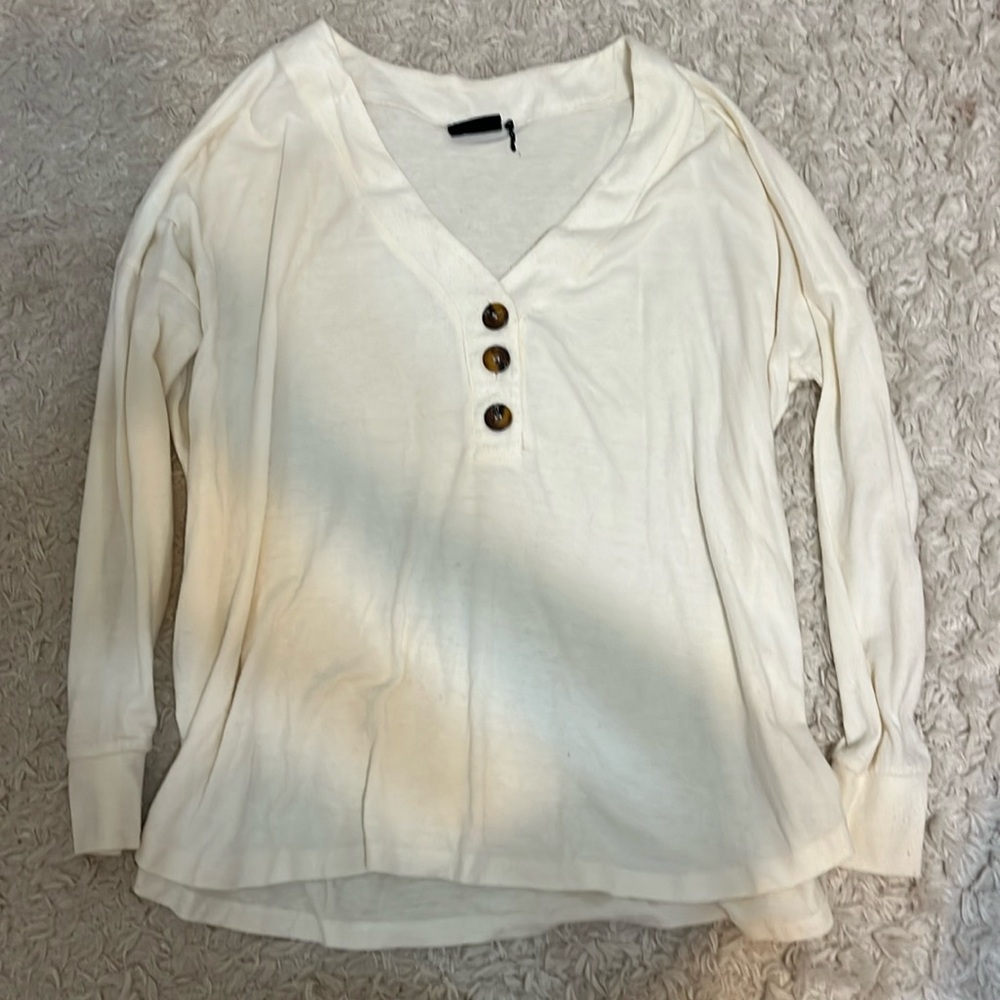 Urban outfitters top, size small, slight pilling